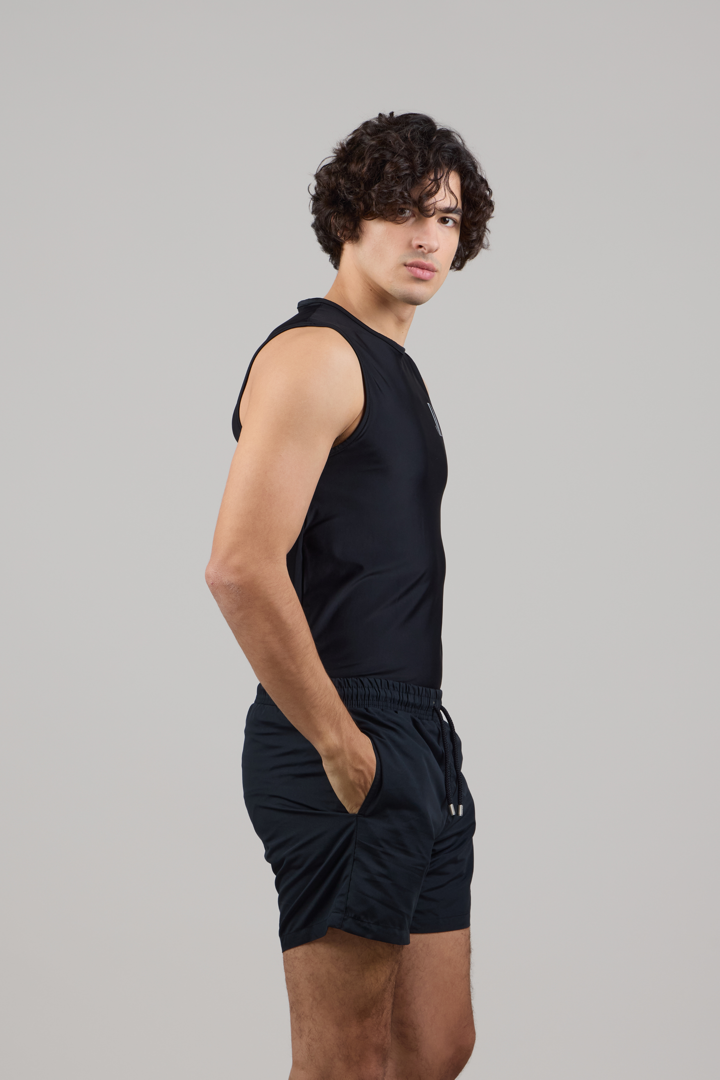 SLEEVELESS RASHGUARD