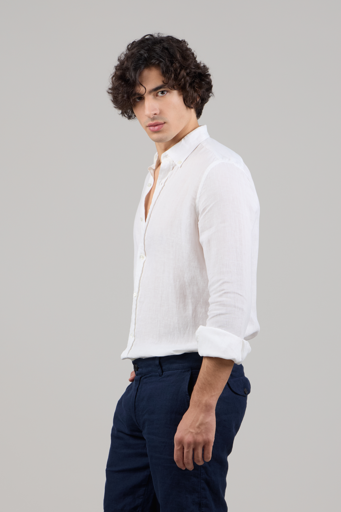 قمصان كتان أيقونية