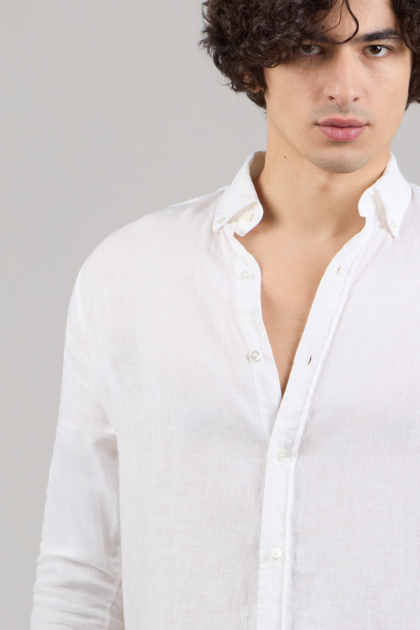 قمصان كتان أيقونية