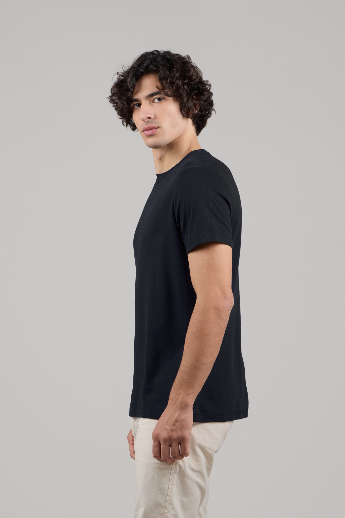 Мягкая хлопковая футболка премиум-класса с круглым вырезом