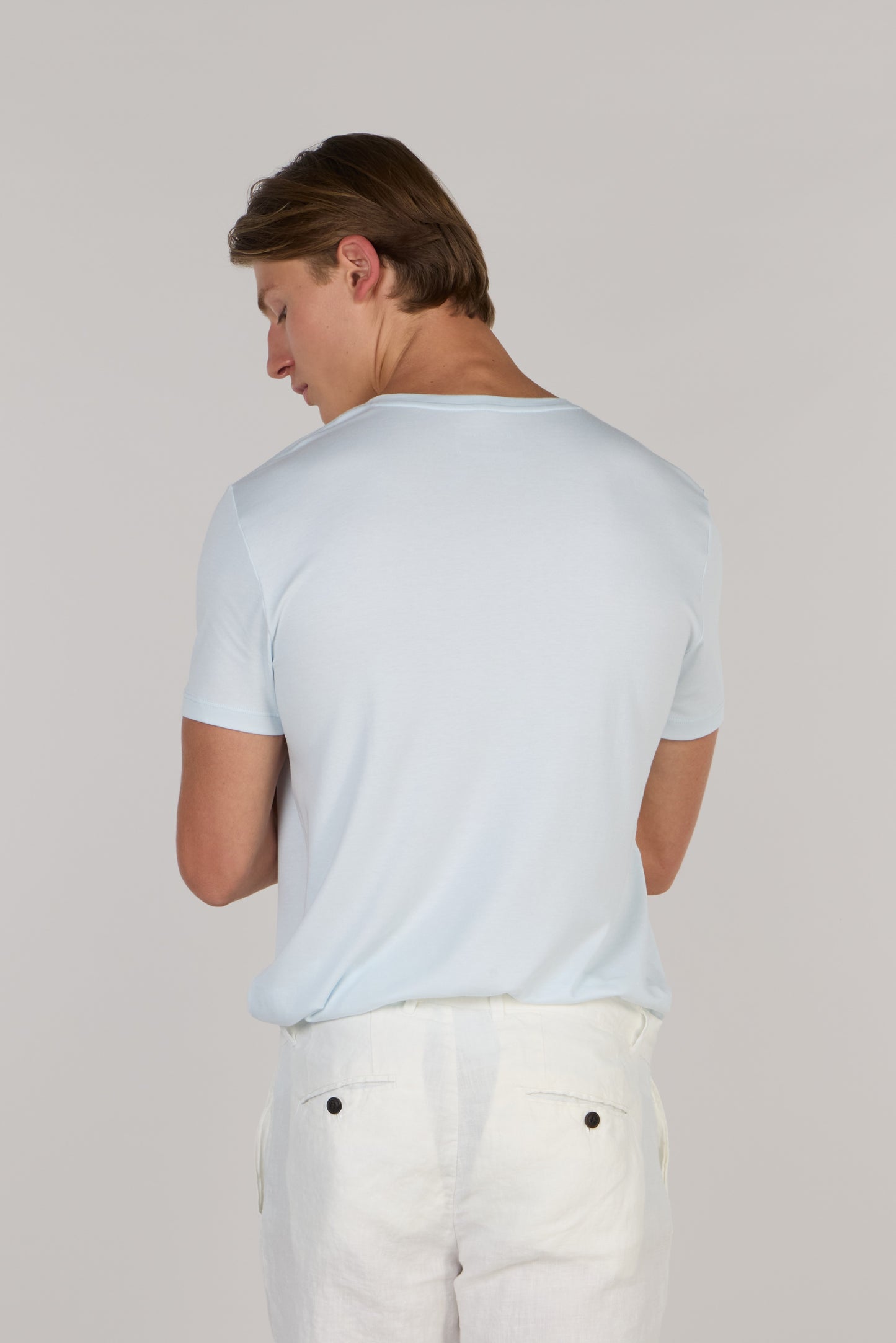 Мягкая хлопковая футболка премиум-класса с V-образным вырезом