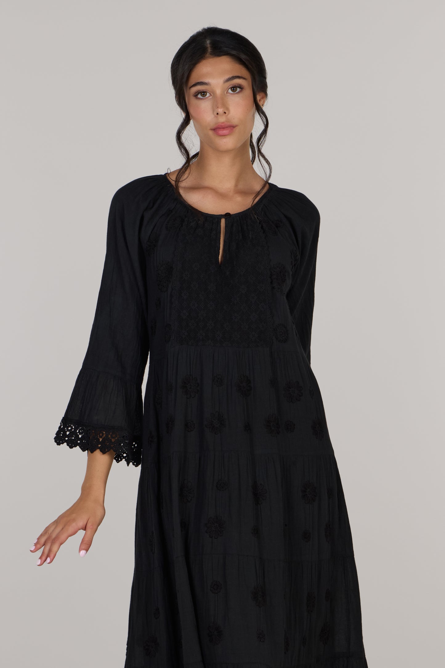 Платье с вышивкой в ​​виде цветочного сада