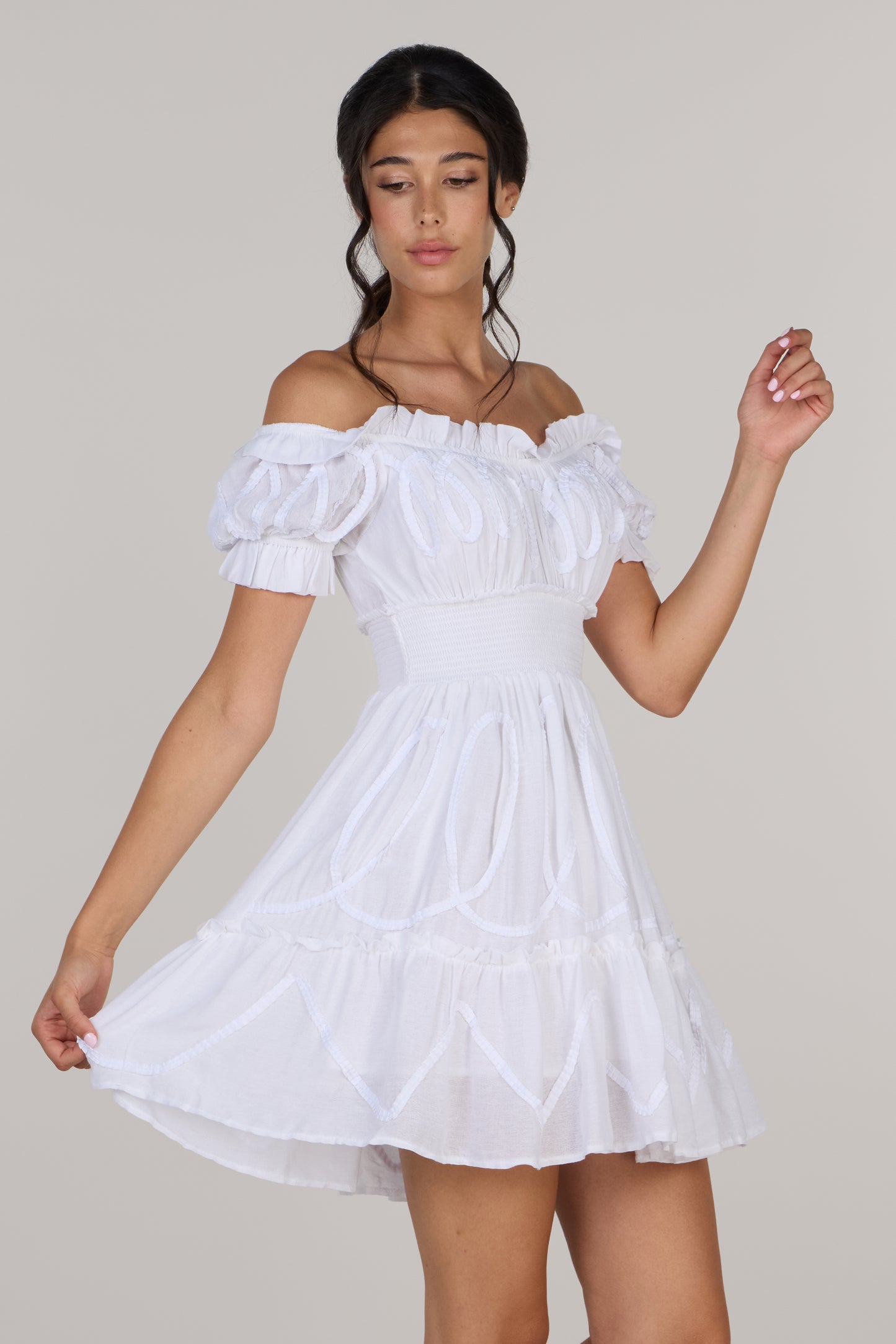 فستان صيفي مكشوف الكتفين