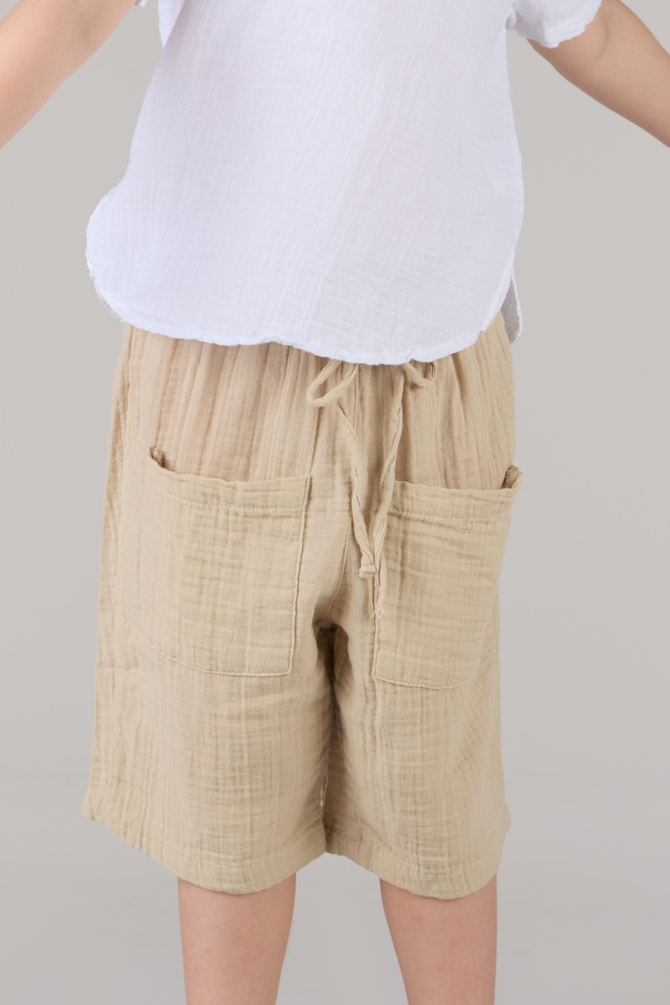 KIDS SHORTS DC-BEIGE