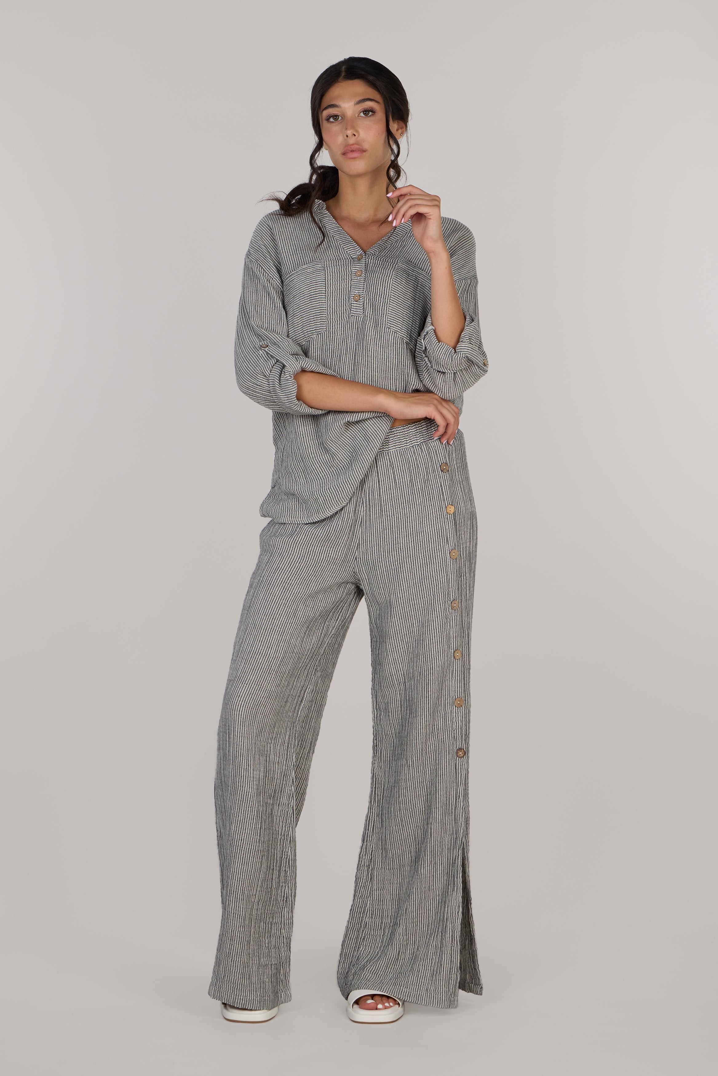 KATTY V-NECK LONG SLEEVE TOP