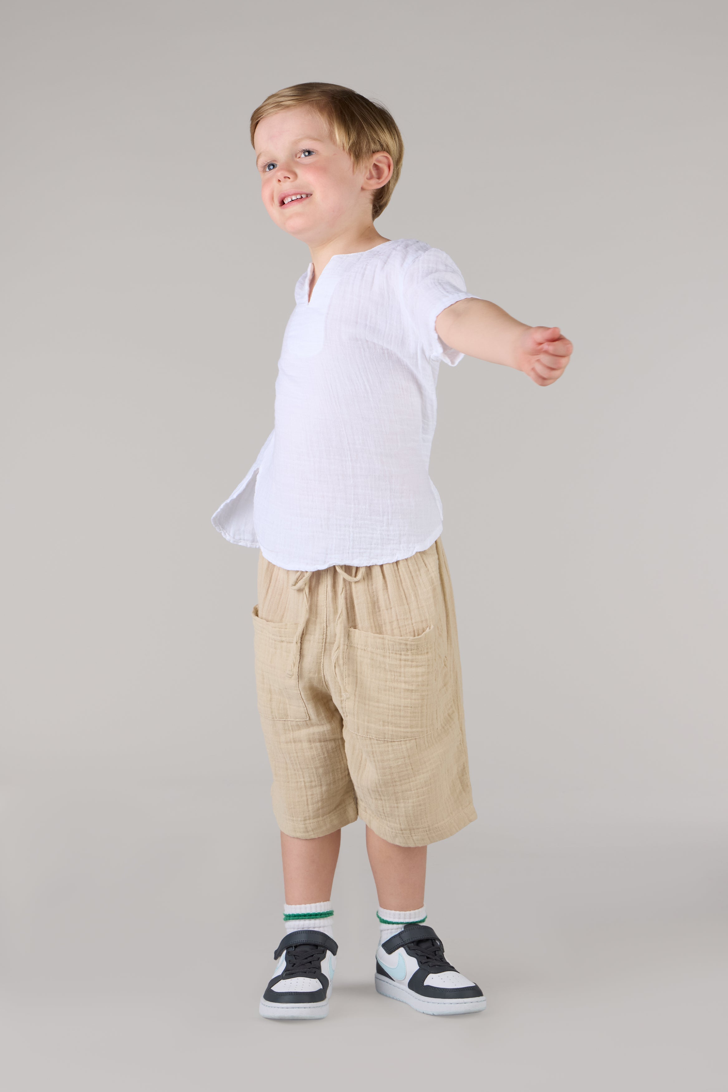 KIDS SHORTS DC-BEIGE