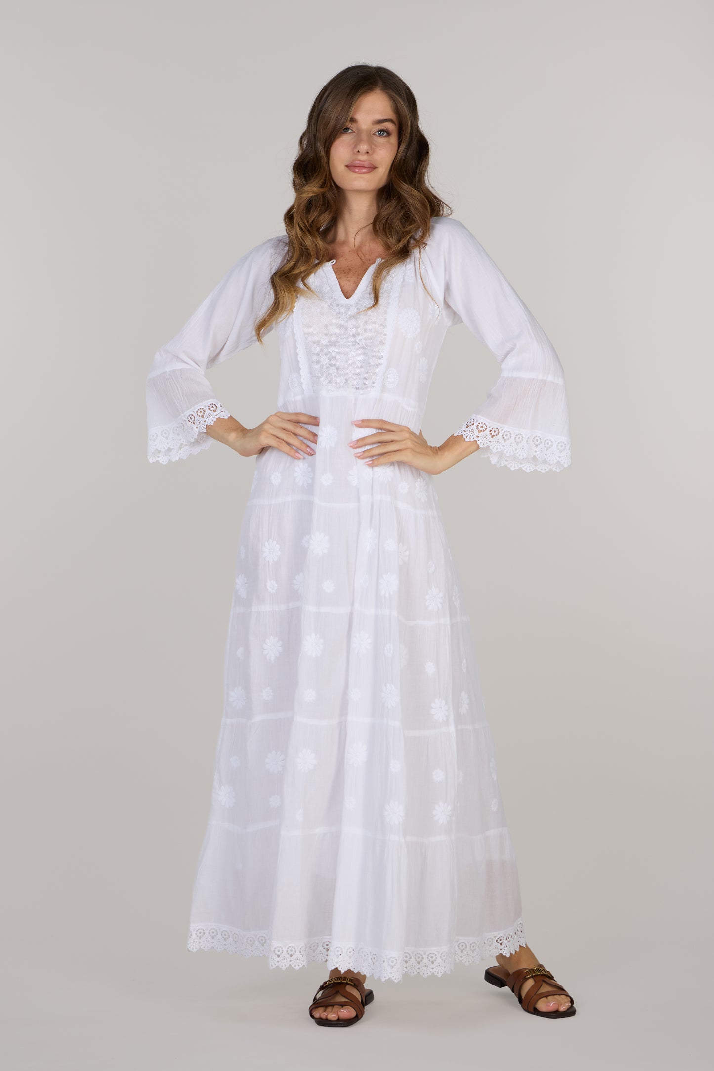 Платье с вышивкой в ​​виде цветочного сада