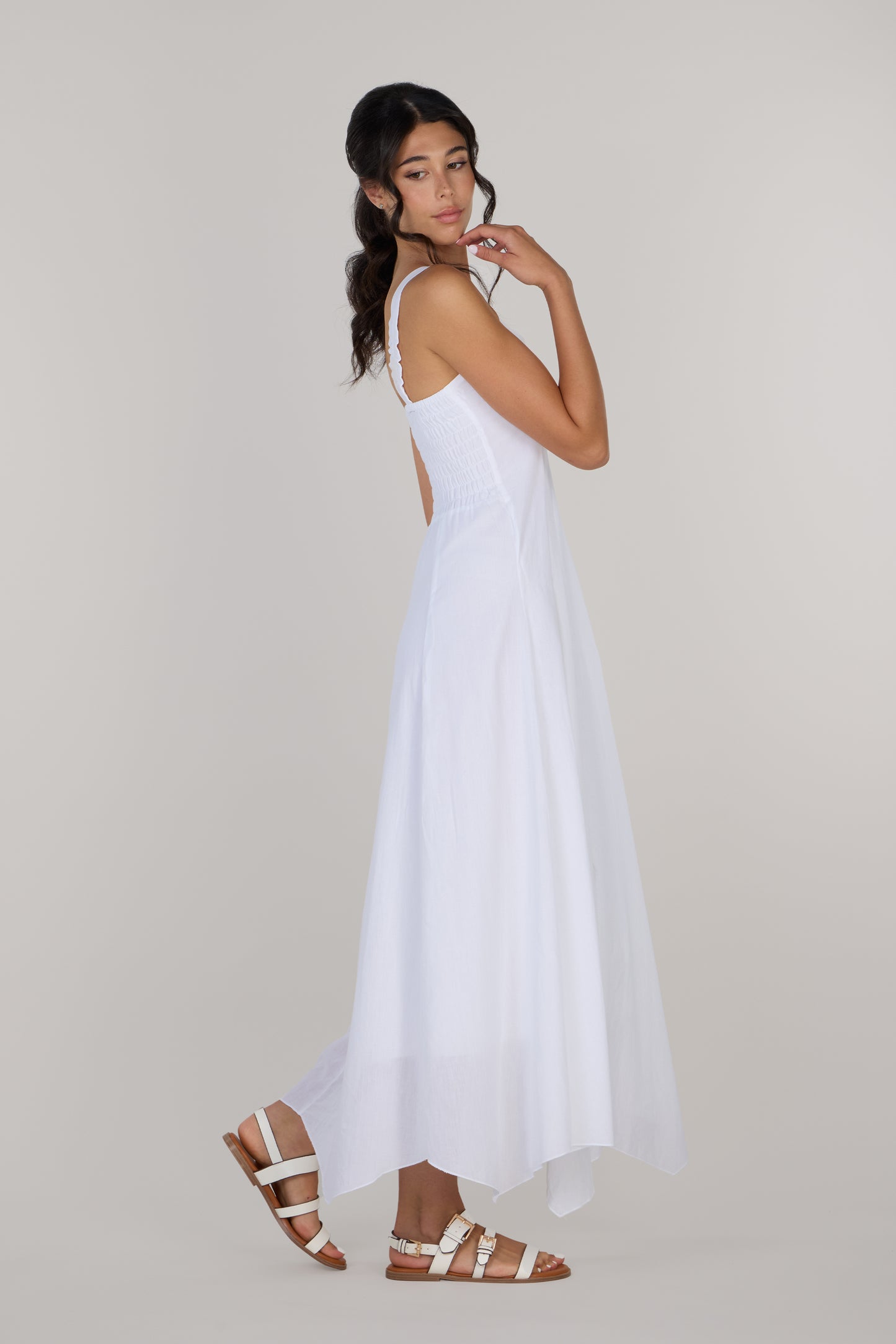 Платье EVA приталенного силуэта с расклешенной юбкой