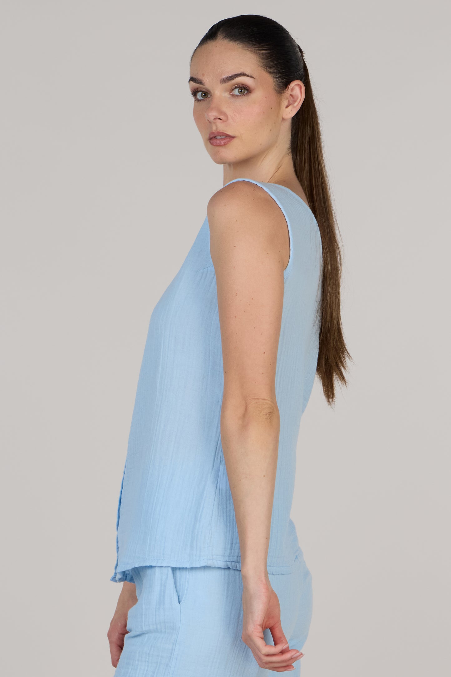 KATTY SLEEVELESS TOP