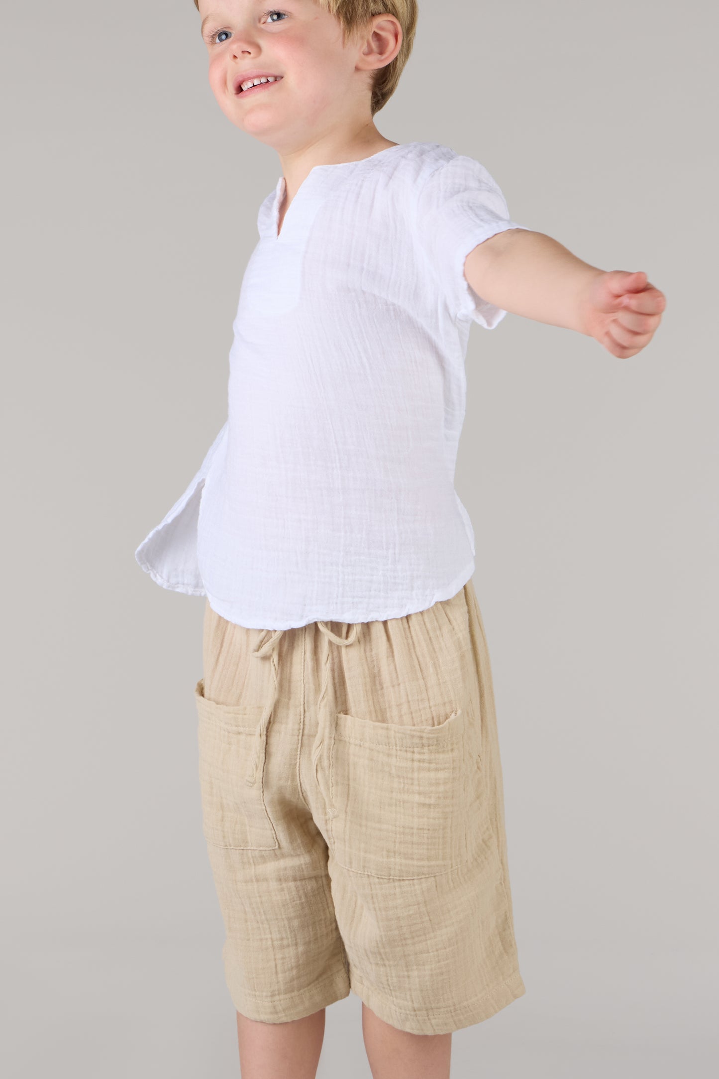 KIDS SHORTS DC-BEIGE